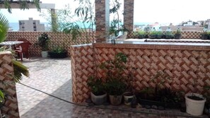 Outdoor dining - Labellechambre - Grand-mbao, Appartement Calme (Grand Mbao)