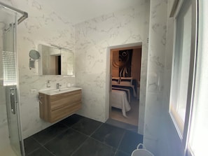 House | Bathroom | Shower, hair dryer, towels