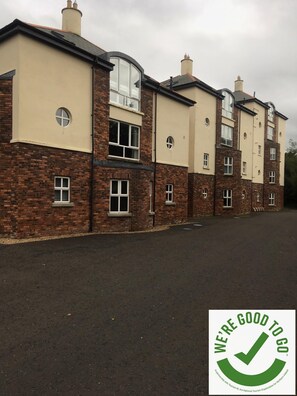 Exterior - Shell Hill Deluxe Apartment in Coleraine (Coleraine)