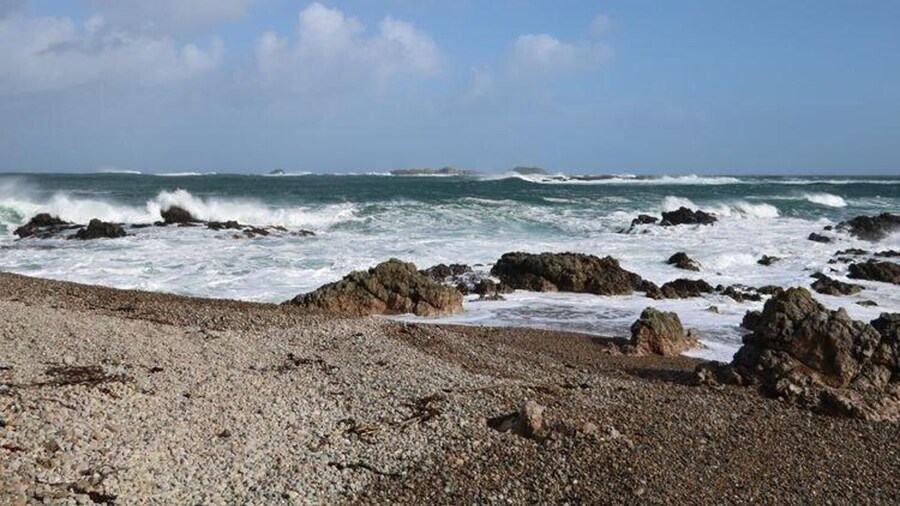 Shell Hill 3-bed Apt, Sleeps 6, 15 Mins to Beach