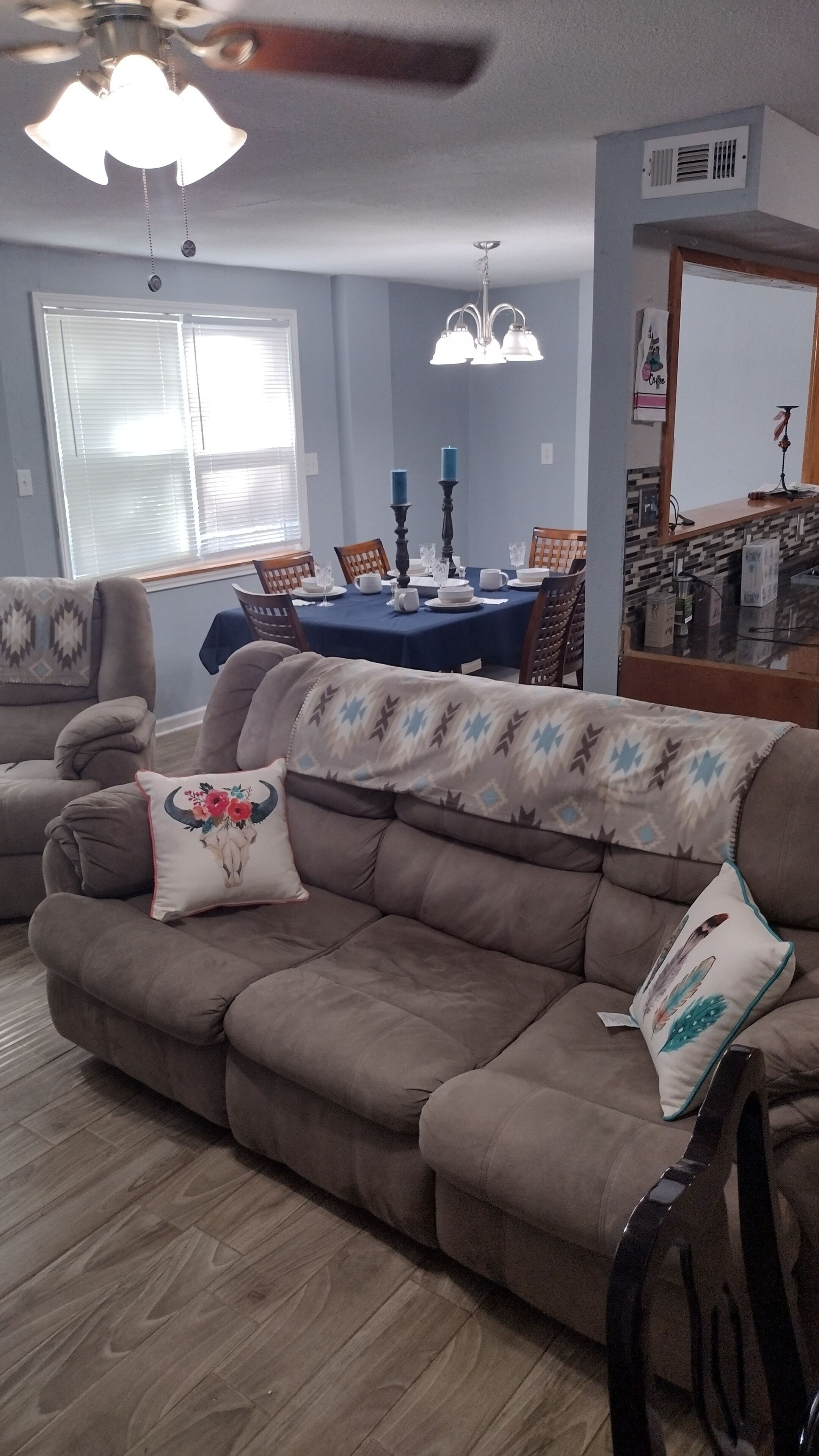 Family lodge on Cedar Creek lake
