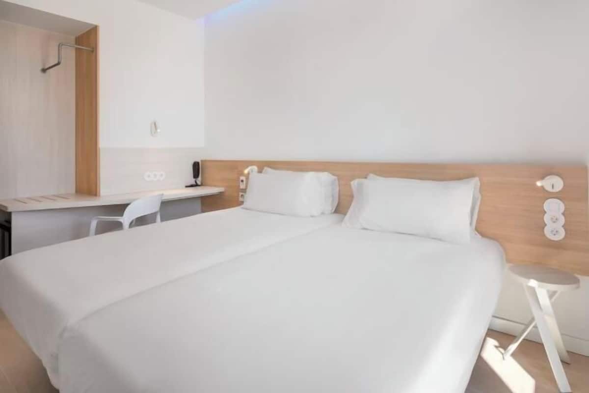 In-room safe, desk, laptop workspace, blackout drapes