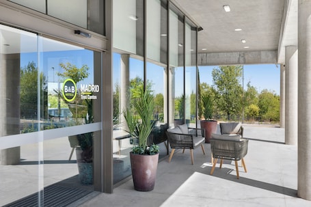 Exterior. B&B Hotel Madrid Tres Cantos