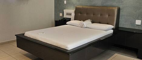 Habitación de lujo doble | Ropa de cama hipoalergénica, wifi gratis, ropa de cama