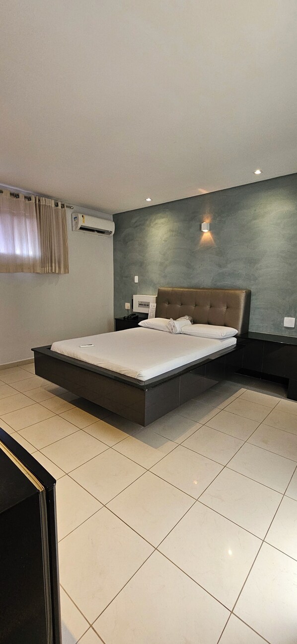 Luxury Double Room | Hypo-allergenic bedding, free WiFi, bed sheets