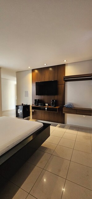 Luxury Double Room | Hypo-allergenic bedding, free WiFi, bed sheets - pousada ponta negra (Manaus)
