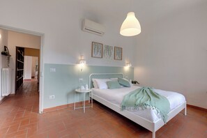Apartment | Laptop workspace, iron/ironing board, free WiFi - Mamo Florence - Maddalena Apartment (Florence)