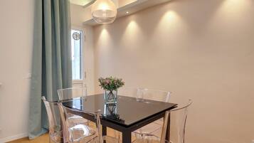 Apartment | Dining room