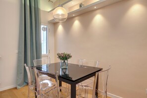 Apartment | Esszimmer