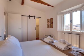 Apartment | 3 Schlafzimmer, laptopgeeigneter Arbeitsplatz, Bügeleisen/Bügelbrett