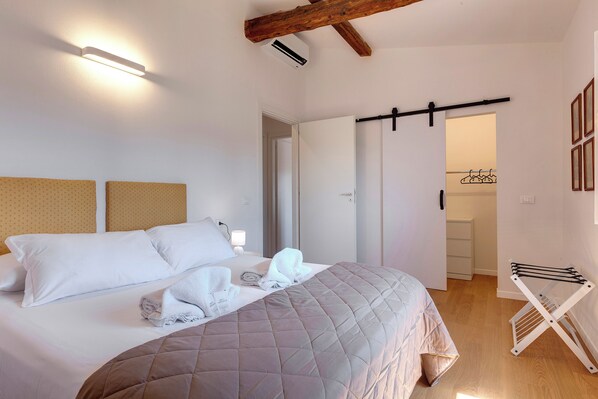 Apartment | 3 Schlafzimmer, laptopgeeigneter Arbeitsplatz, Bügeleisen/Bügelbrett