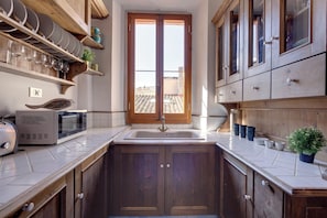 Apartment | Eigene Kochnische | Kühlschrank, Mikrowelle, Ofen, Geschirrspüler