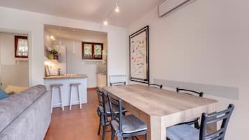 Apartment | Dining room