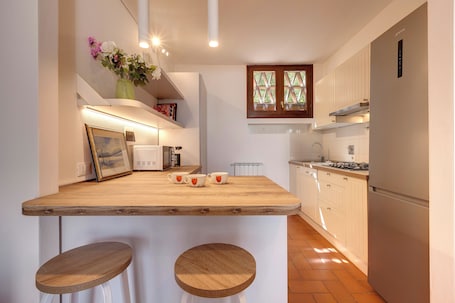 Refrigerador, microondas, horno, lavavajillas