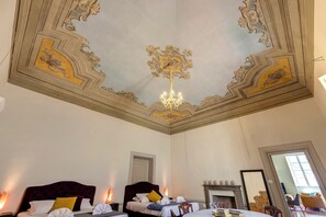 Apartment | 4 Schlafzimmer, laptopgeeigneter Arbeitsplatz, Bügeleisen/Bügelbrett