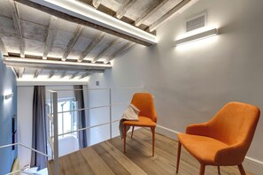 1 habitación y espacio para trabajar con laptop 