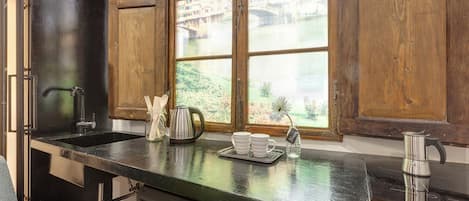 开间 | 私人简易厨房 | 大冰箱、烤箱、炉灶、电热水壶