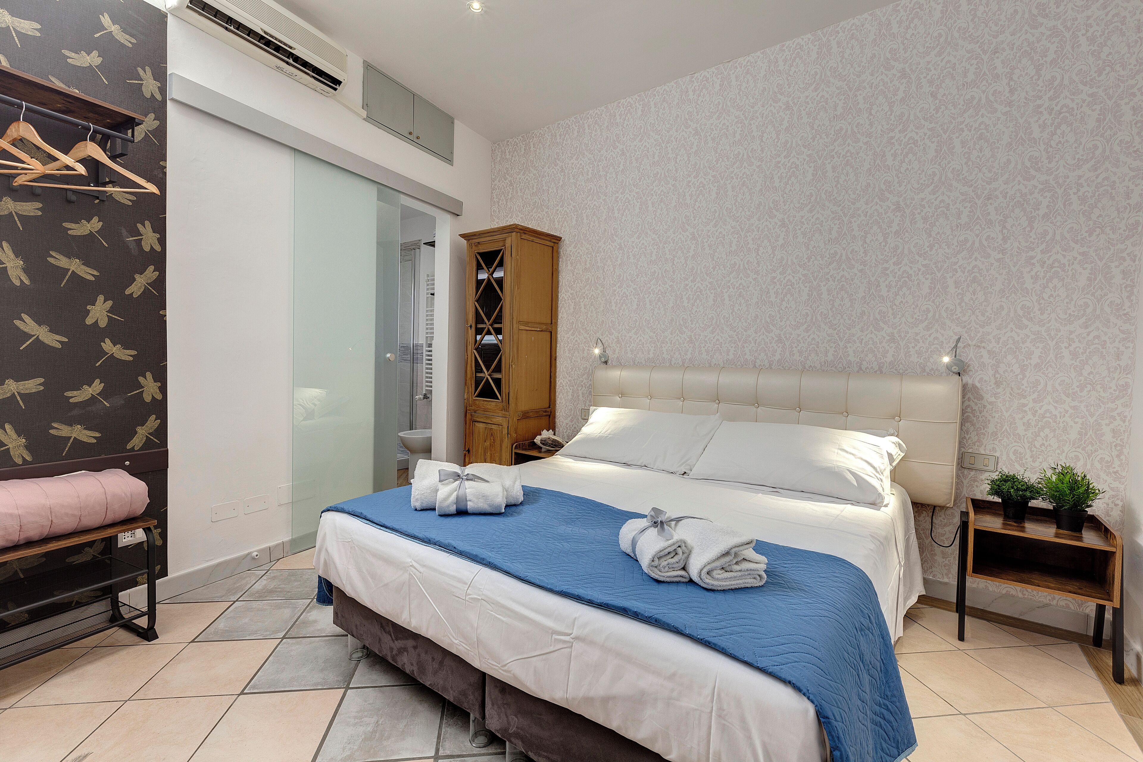 Apartment | 2 bedrooms, laptop workspace, iron/ironing board, free WiFi