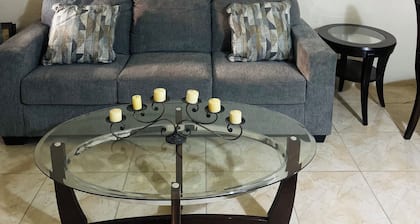3-bedroom house in brilliant Potters Village with AC
