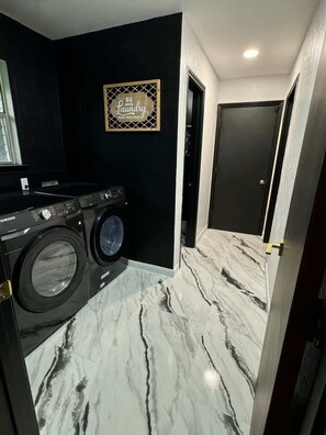 Interior - Urban Cowboy Oasis, Sleeps 12, Near Stadiums, DWTN Dallas, Pet Friendly! (Duncanville)