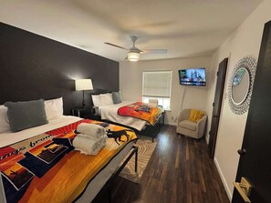 4 bedrooms, desk, iron/ironing board, travel cot