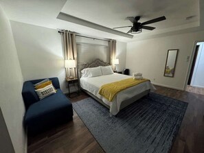 4 bedrooms, desk, iron/ironing board, travel crib