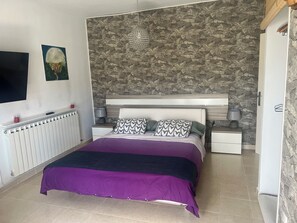 1 Schlafzimmer, Bügeleisen/Bügelbrett, kostenloses WLAN, Bettwäsche