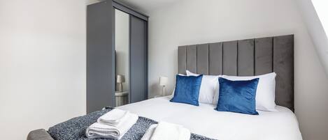 2 bedrooms, iron/ironing board, travel crib, free WiFi