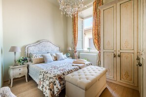 Apartment | 2 bedrooms - Timeless Palazzo in Lucca (Lucca)