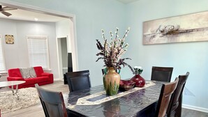Dining - Lincoln Ave Home By Naval Base! (North Chicago)