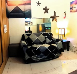 Living area - Nice and Simple 1 Bedroom in Shell Residences (Pasay)