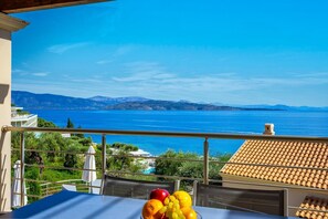 Outdoor dining - Villa Odysseus - Four Bedroom Villa, Sleeps 8 (Ionian Islands)