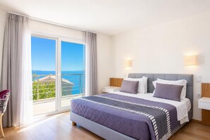 4 bedrooms, iron/ironing board, WiFi, bed sheets - Villa Odysseus - Four Bedroom Villa, Sleeps 8 (Ionian Islands)