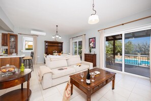 TV, fireplace, DVD player - Villa Chloe - Four Bedroom Villa, Sleeps 8 (Rethymno)