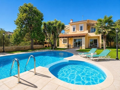 Villa Elessa - Three Bedroom Villa, Sleeps 6