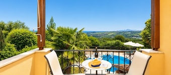 Villa Elessa - Three Bedroom Villa, Sleeps 6