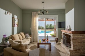 TV, fireplace, DVD player
