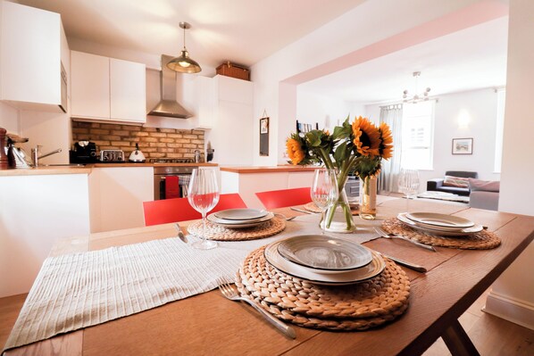 Dining - Central London 1-bed near Regents Park (London)