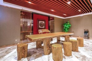 Interior - Shenghao Yueju Hotel (Guilin Liangjiang Sihu Xiangshan Park) (Guilin)
