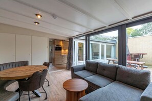 Living room - Bungalow Near Sint Maartenszee Beach (Sint Maartensvlotbrug)
