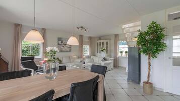Villa | Dining