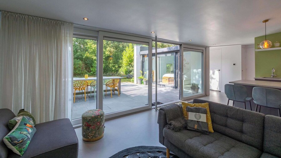 Bungalow in Sint Maartenszee With Garden Views