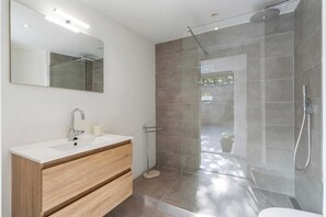 Bungalow | Badeværelse