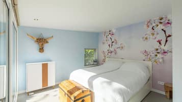 2 habitaciones y muebles diferentes