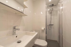 Apartment | Bathroom