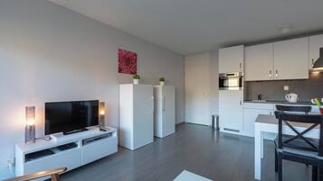 Apartment | Private kitchen | Electric kettle, toaster