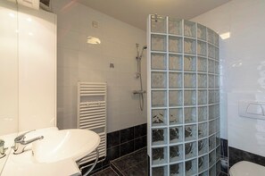 Apartment | Bathroom - Luxury Apartment With Garden (Callantsoog)
