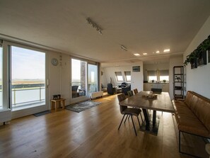 Apartment | Dining