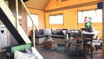 Tent | Living room