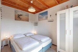 3 bedrooms, individually furnished - De Blenck 67 Family-friendly Bungalow (Callantsoog)